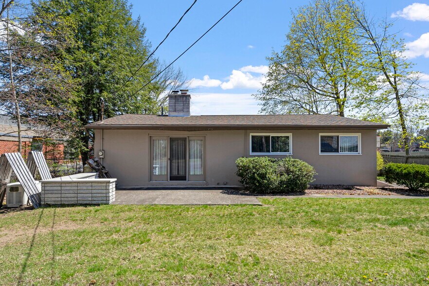 More Photos Of 235 Saratoga Rd, Schenectady Office For Sale