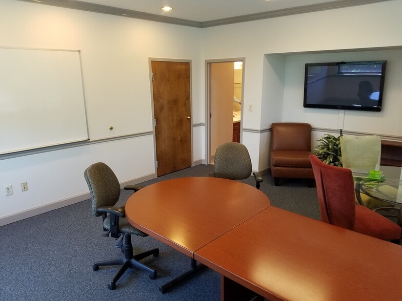 More Photos Of 1802 Williamson Ct, Brentwood Office For Lease