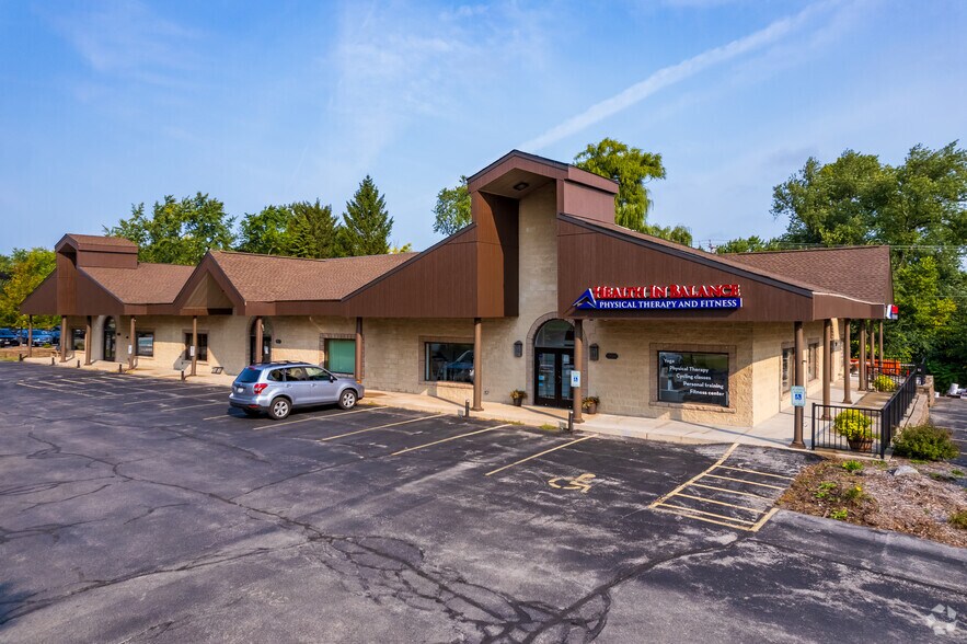 More Photos Of 7602 W Mequon Rd, Mequon Unknown For Lease