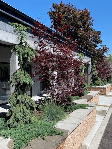 More Photos Of 150 Mountain Way Dr, Orem Showroom For Lease