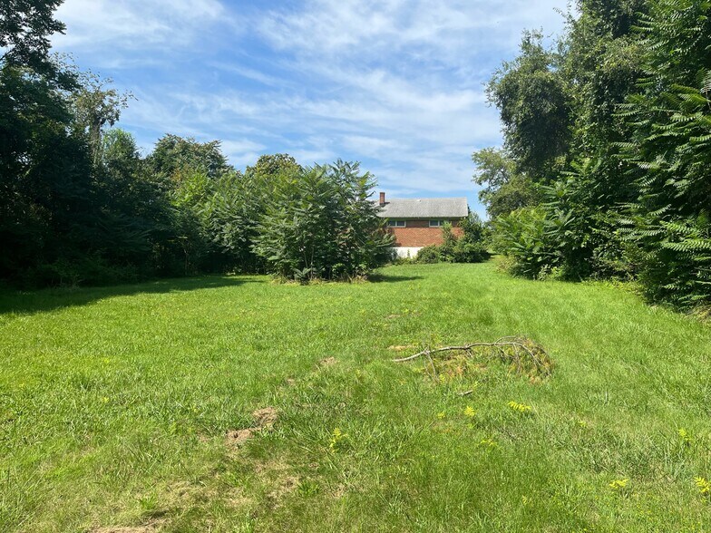 More Photos Of 4023 S Amherst Hwy, Madison Heights Office Residential For Sale