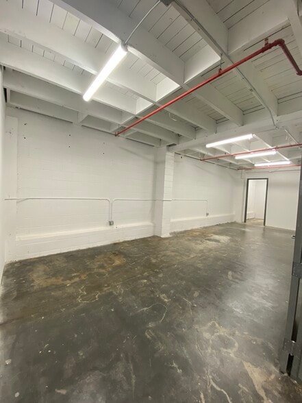 More Photos Of 901 E 31st St, Los Angeles Manufacturing For Lease