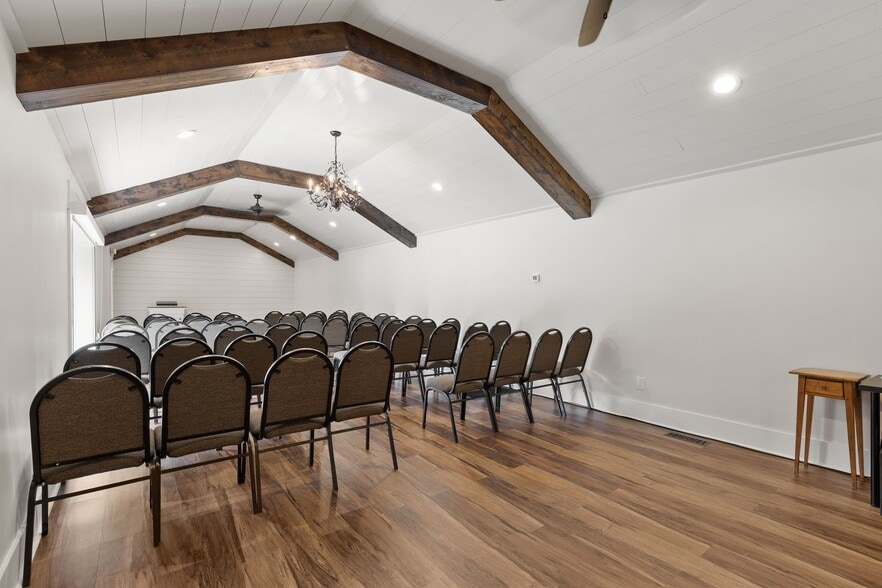 More Photos Of 157 Old Shackle Island Rd, Hendersonville Storefront Retail Office For Sale