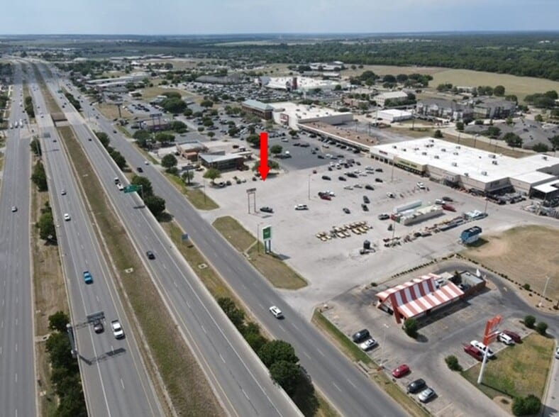 More Photos Of 441 W State Highway 71, Bastrop Land For Lease