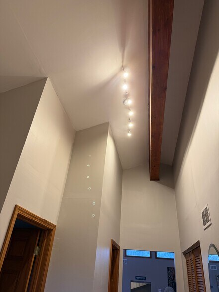 More Photos Of 3600 Riverside Dr, Crystal Lake Storefront Retail Residential For Sale