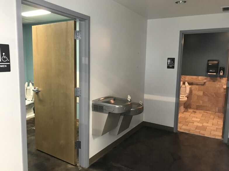 More Photos Of 1708 Baltimore Ave, Kansas City Office For Lease