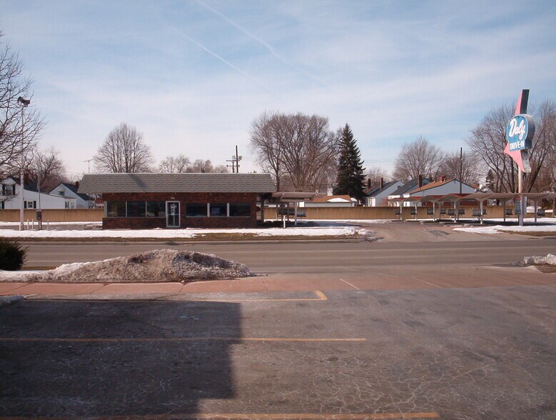 5152 S Beech Daly St, Dearborn Heights, MI 48125 Retail