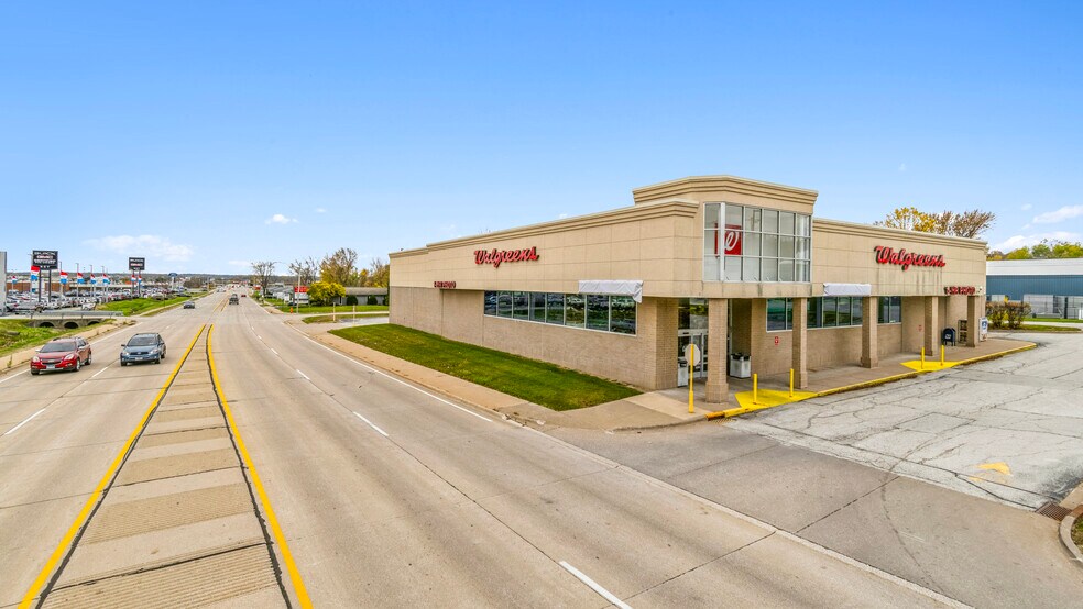 More Photos Of 3601 16th St, Moline Drugstore For Sale