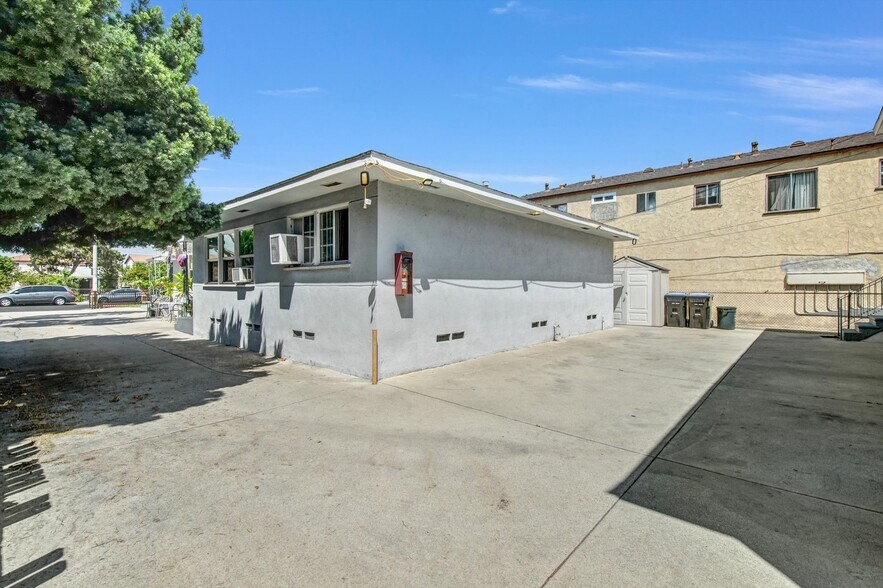 More Photos Of 6142 Vinevale Ave, Maywood Apartments For Sale