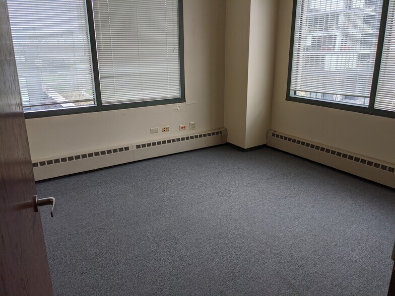 More Photos Of 1111 N Wells St, Chicago Office For Lease