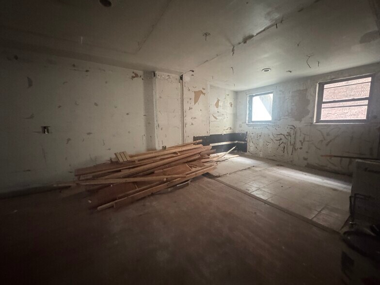 More Photos Of 155 8th Ave, New York Storefront Retail Office For Sale