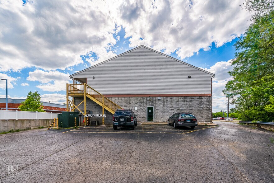 More Photos Of 1187 N Farnsworth Ave, Aurora Storefront Retail Residential For Lease