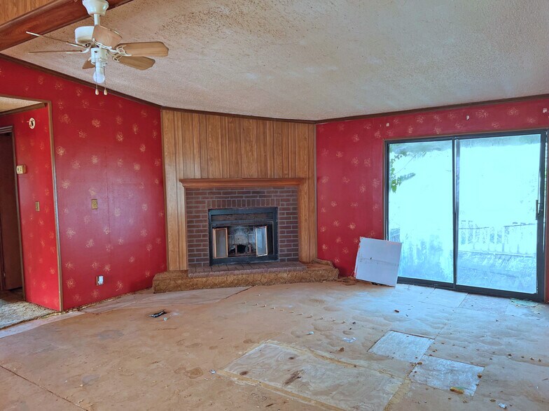 More Photos Of 3268 - 3244 River Fork Rd, Waterloo Bar For Sale