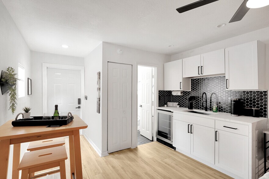 More Photos Of 517 S J St, Lake Worth Beach Apartments For Sale