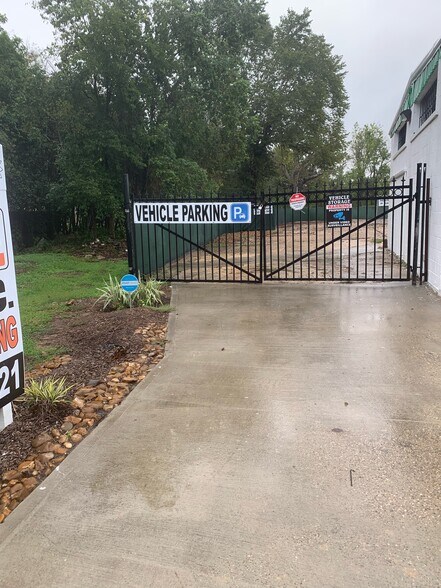 More Photos Of 4830 Sunbeam St, Houston Auto Repair For Lease