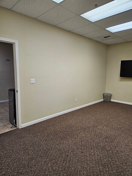 More Photos Of 195-197 D'Arcy Pkwy, Lathrop Manufacturing For Lease