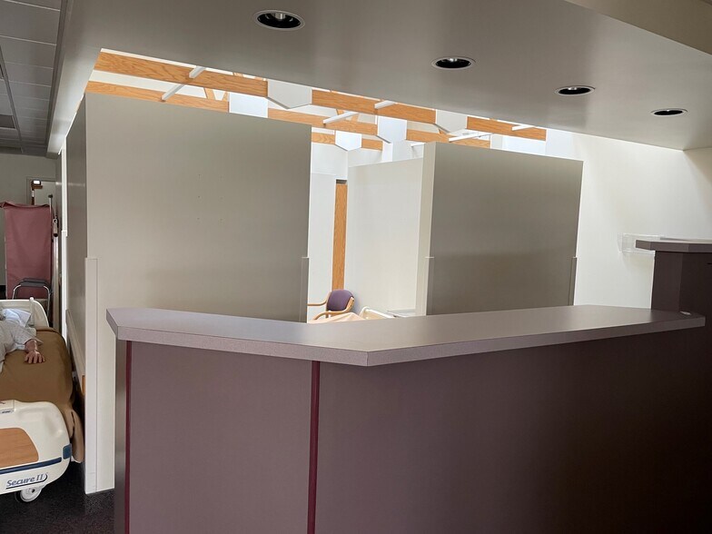 More Photos Of 671 E Main St, Le Roy Medical For Sale