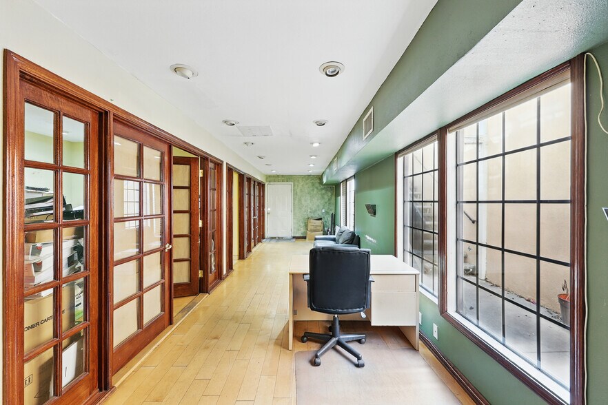 More Photos Of 5428 E Beverly Blvd, Los Angeles Office For Sale