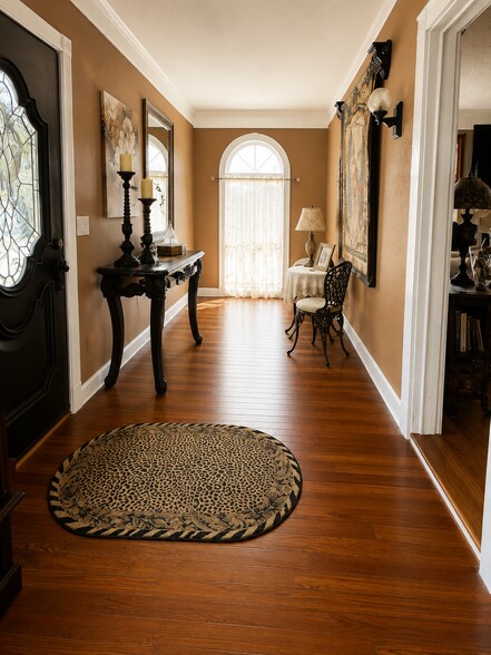 More Photos Of 15 West St, Lake George Hospitality For Sale