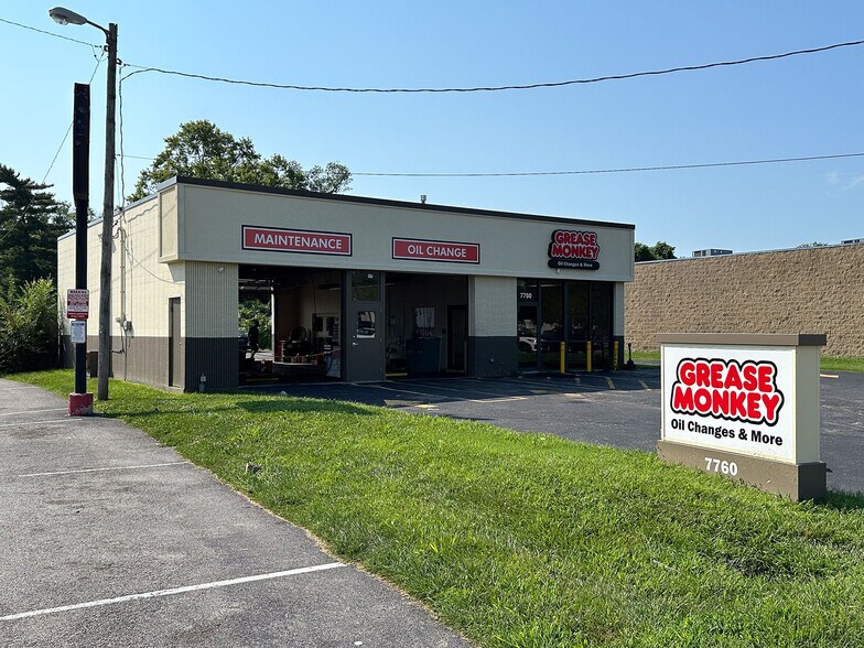 Primary Photo Of 7760 N Lindbergh Blvd, Hazelwood Auto Repair For Sale