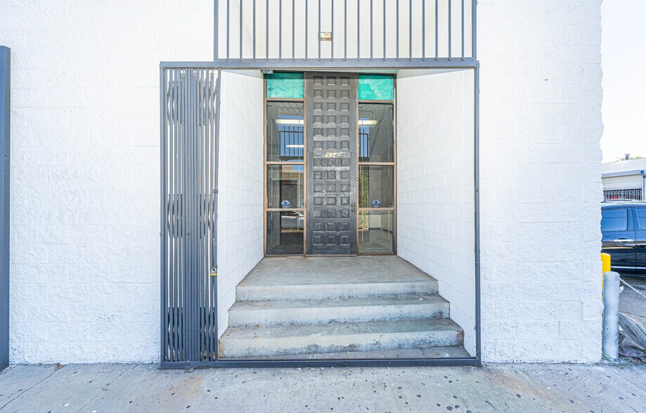More Photos Of 934 Avila St, Los Angeles Warehouse For Sale