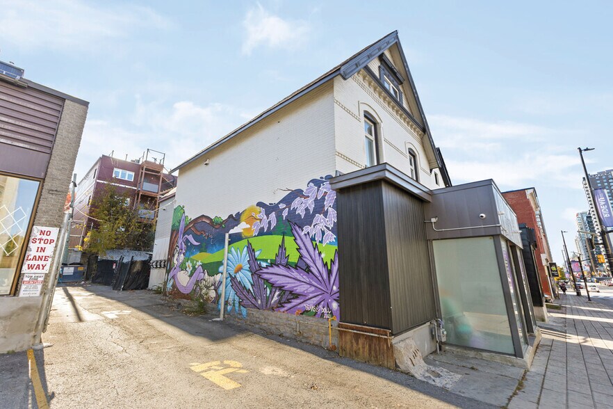 More Photos Of 366-368 Rideau St, Ottawa Office For Lease