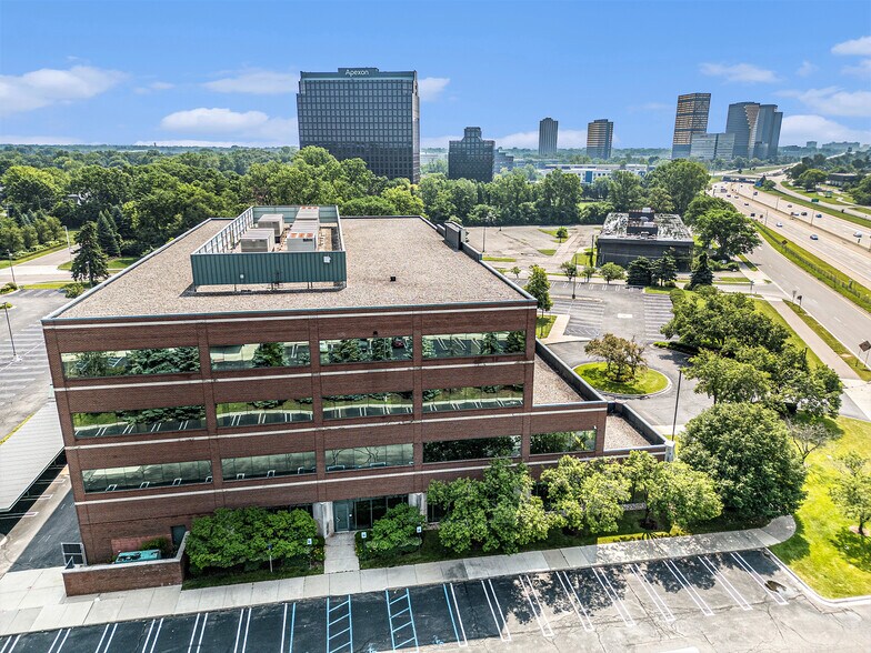 More Photos Of 26300 Northwestern Hwy, Southfield Office For Lease