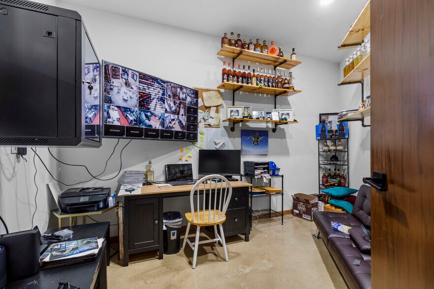 More Photos Of 940 S Alamo St, San Antonio Freestanding For Lease