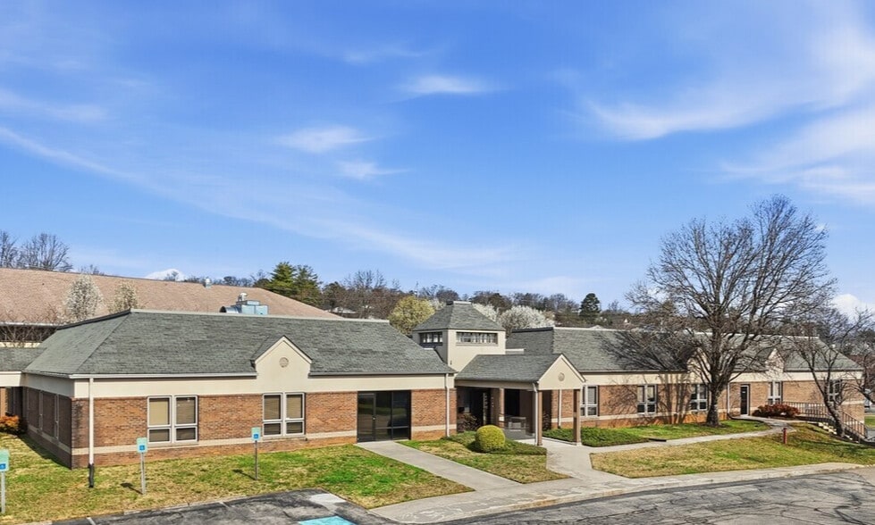 Primary Photo Of 3001 Lake Brook Blvd, Knoxville Office For Sale