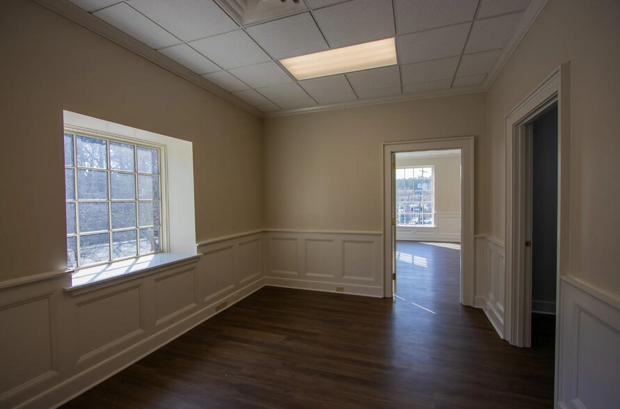 More Photos Of 4875 Forest Dr, Columbia Bank For Lease