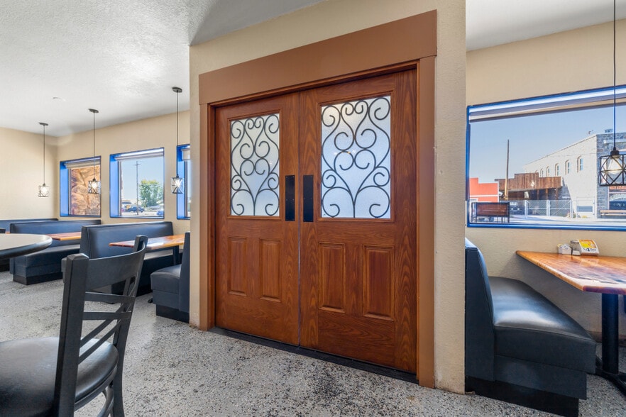 More Photos Of 2126 Broadway st, Malin Sports And Entertainment For Sale