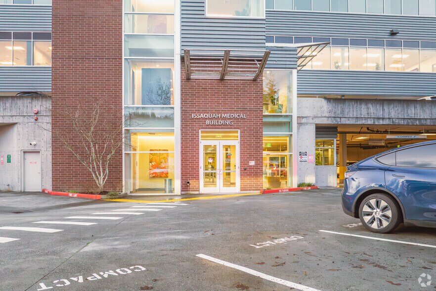 More Photos Of 1301 4th Ave NW, Issaquah Medical For Lease