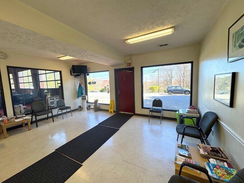 More Photos Of 2841 Old Franklin Tpke, Rocky Mount Auto Repair For Sale