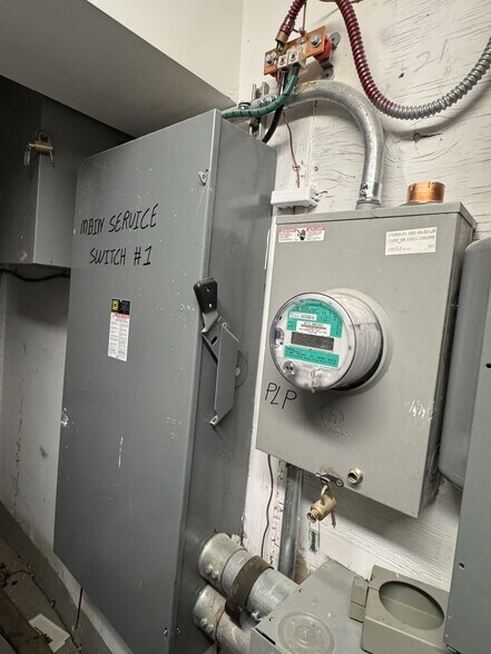 More Photos Of 3573 Laconia Ave, Bronx Apartments For Sale