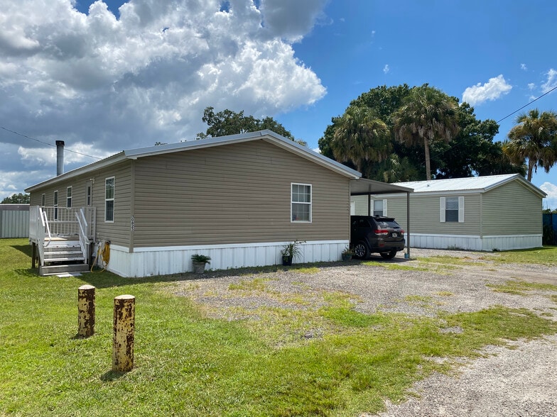 More Photos Of 10850 Cozarts Chalet, Gibsonton Manufactured Housing Mobile Home Park For Sale