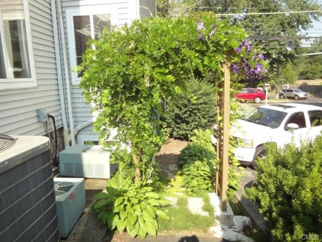 More Photos Of 543 Newfield Ave, Stamford Storefront Retail Residential For Sale