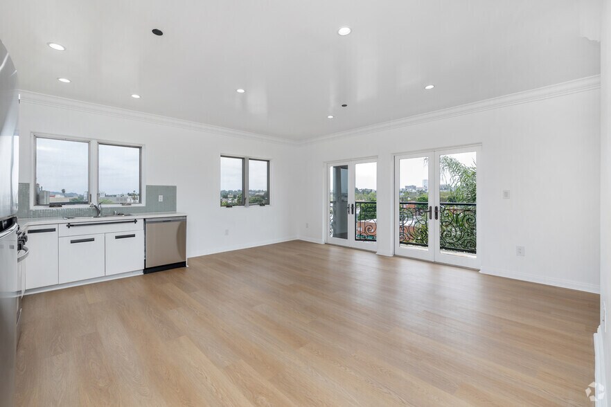 More Photos Of 930 S Robertson Blvd, Los Angeles Apartments For Lease