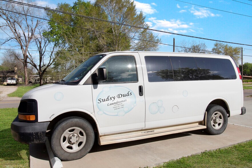 More Photos Of 118 Emory Sr, Trinity Distribution For Sale