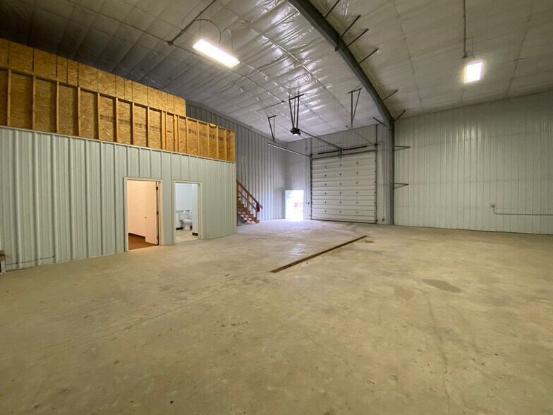 More Photos Of 5806 Baldwin Ln, Williston Warehouse For Sale