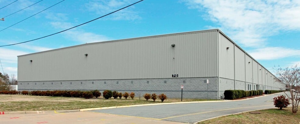 More Photos Of 713 Fenway Ave, Chesapeake Warehouse For Lease