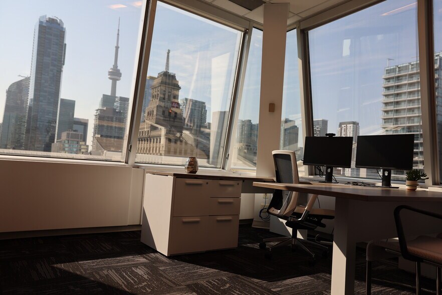 More Photos Of 375 University Ave, Toronto Office For Lease