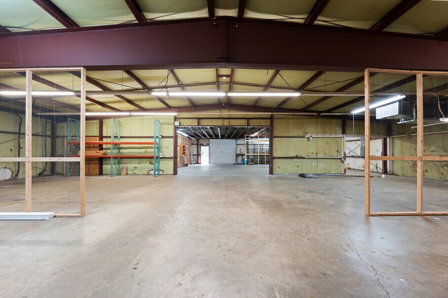 More Photos Of 616 Bay St, Brunswick Warehouse For Lease