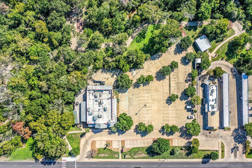 More Photos Of 520 Harvey Rd, College Station Restaurant For Lease