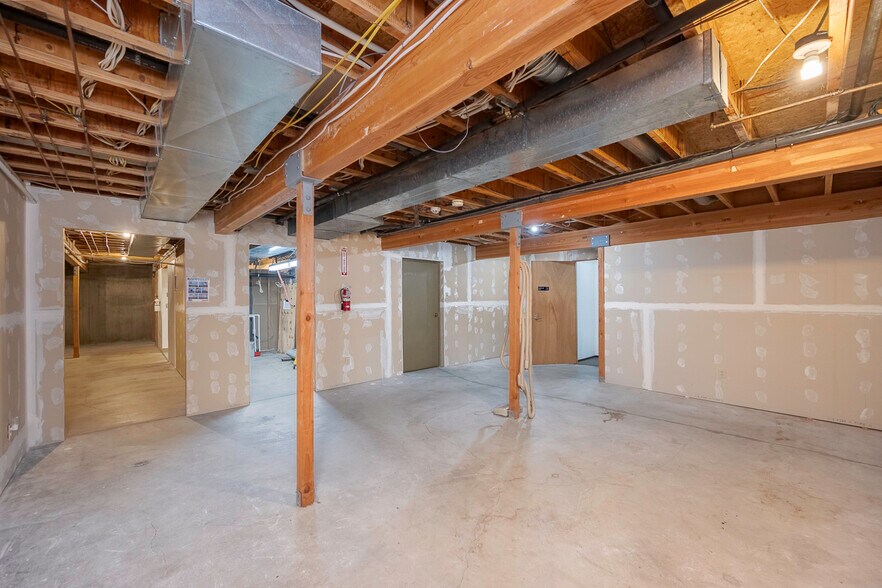 More Photos Of 1336 E Hunter Pl, Moses Lake Office For Sale