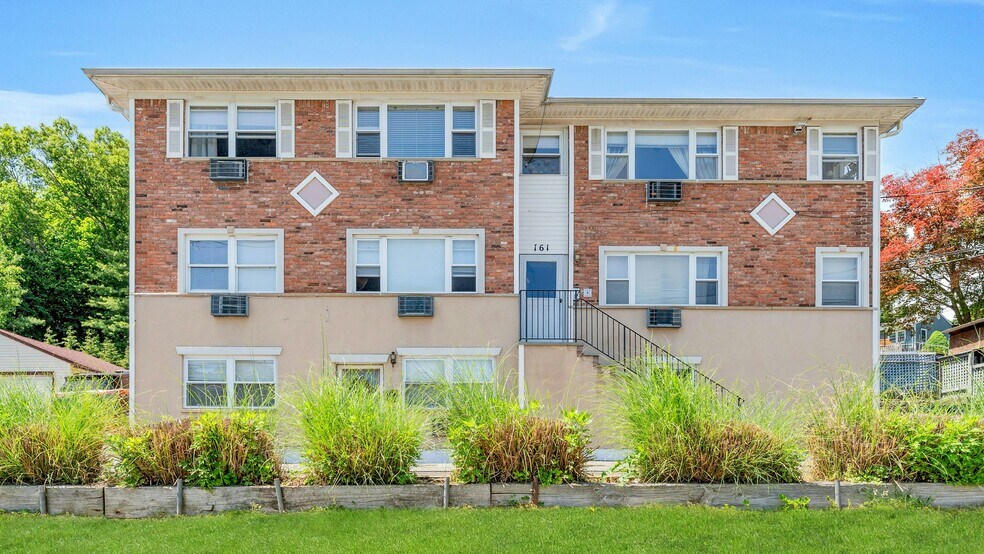 Primary Photo Of 161 S Pearl St, Pearl River Apartments For Sale