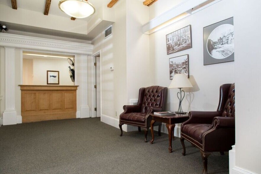 More Photos Of 10-14 State St, Newburyport Office For Lease