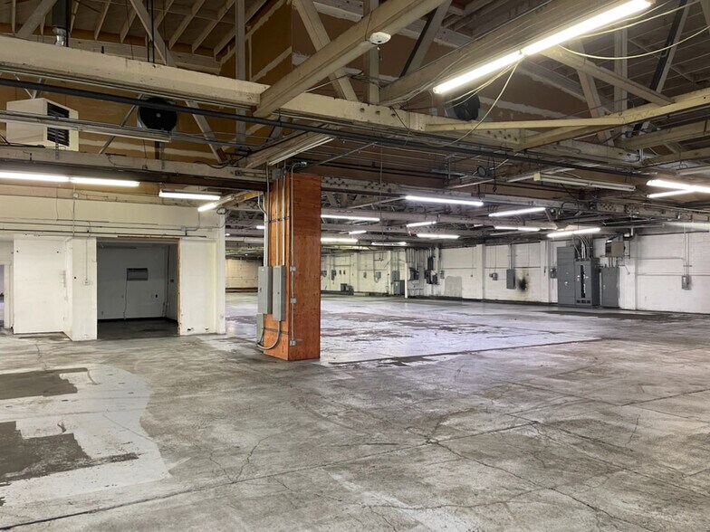 More Photos Of 2202-2212 A St, Tacoma Manufacturing For Lease