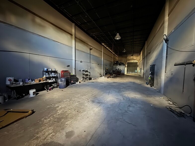 More Photos Of 3580 NW 49th St, Miami Warehouse For Lease