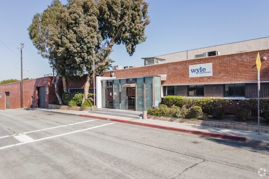 More Photos Of 124-132 Maryland St, El Segundo Unknown For Lease