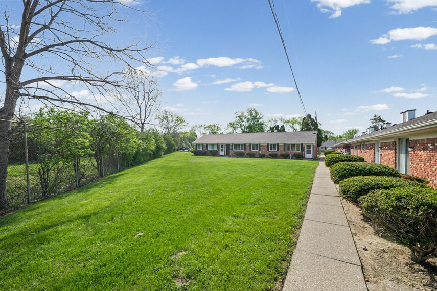 More Photos Of 1650 Michigan Ave, Maumee Apartments For Sale